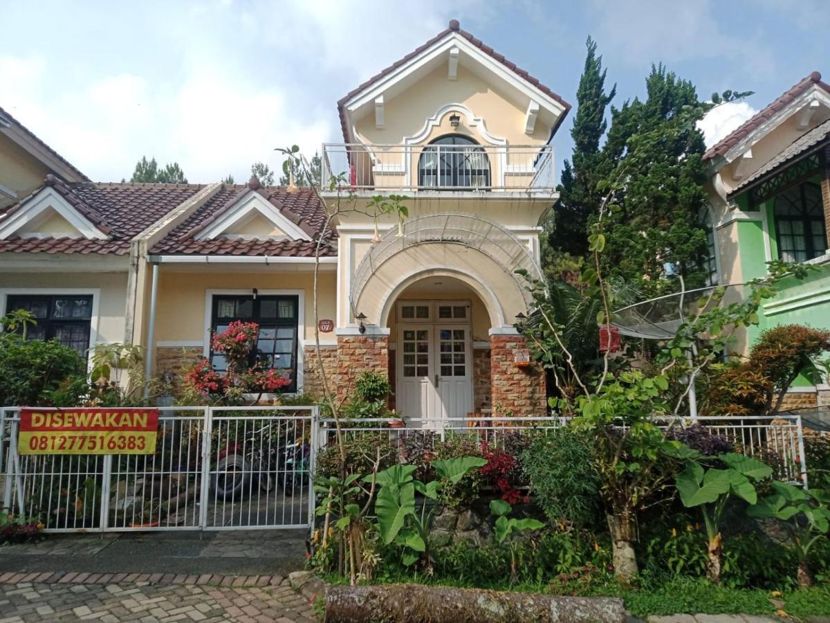 Villa Kota Bunga Cipanas 3 Kamar Baru Renovasi Full Wifi Cikundul Eksteriør billede